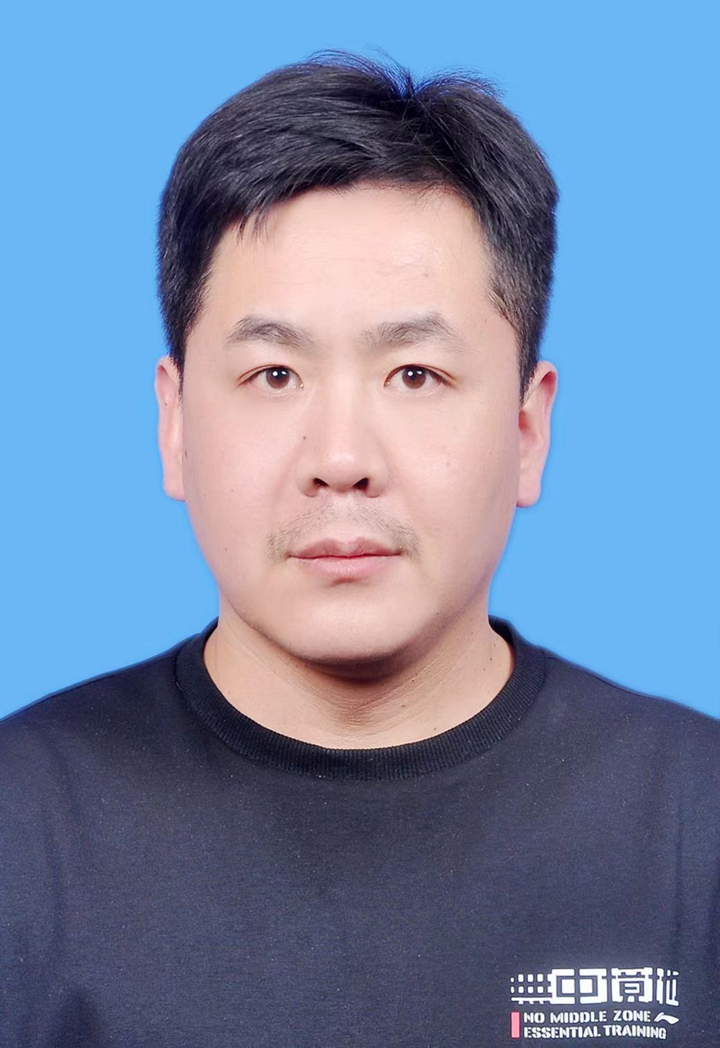 英语教师 李云峰（教师资格证编号：20041308630001188）